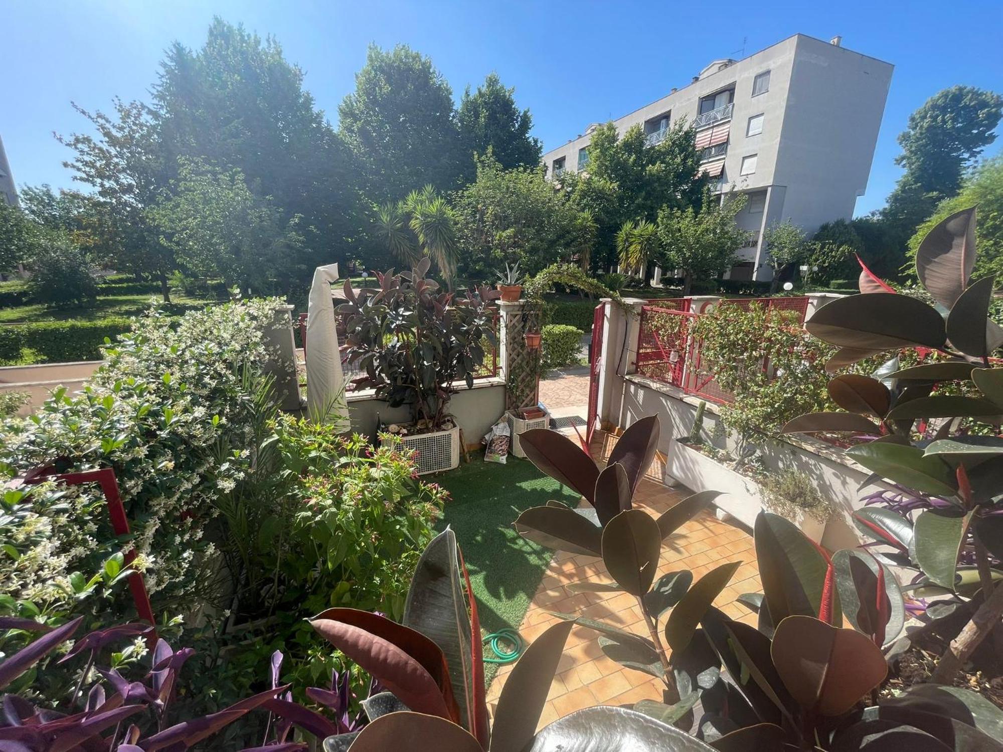 Appartement Intero Con Giardino E Parcheggio